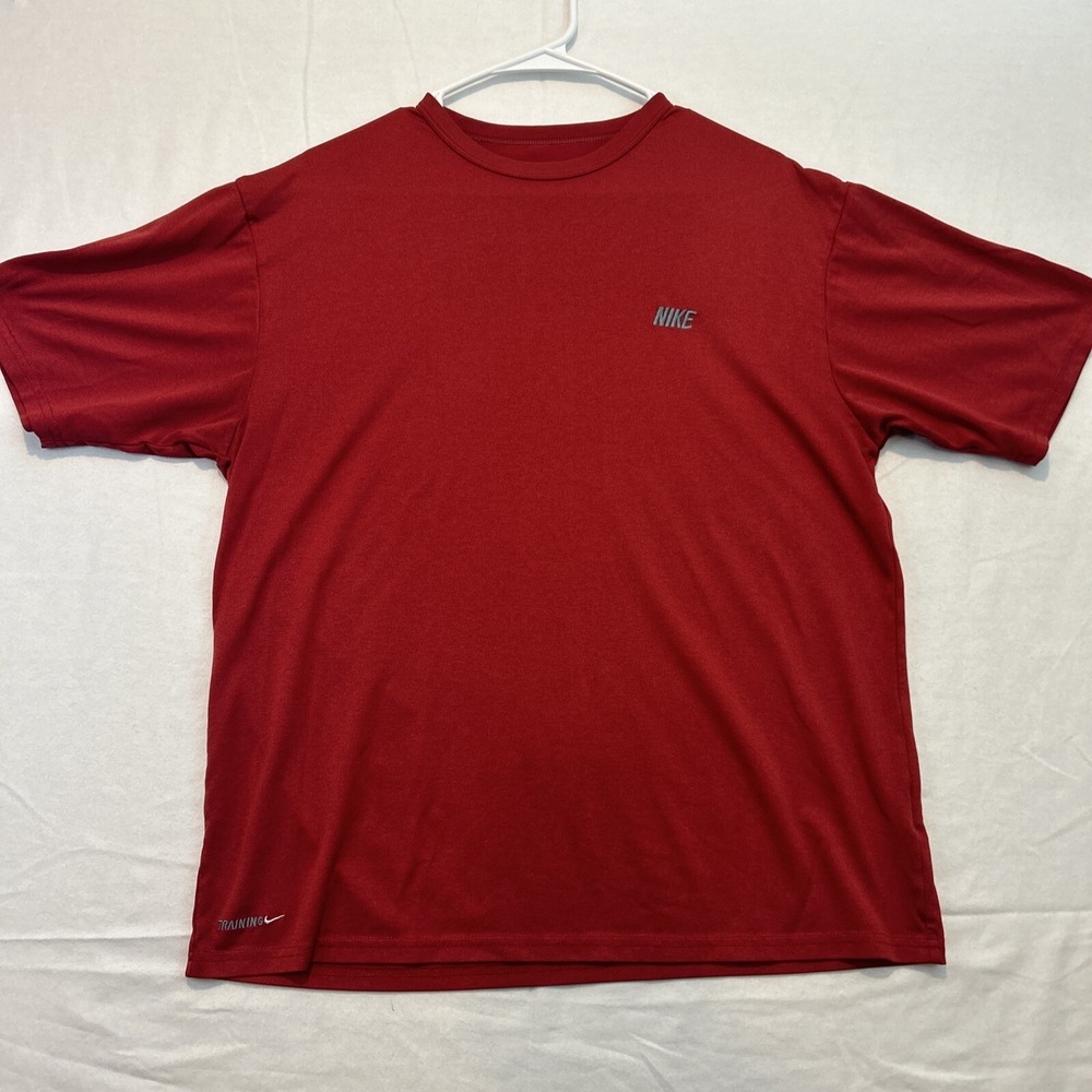 Nike Sportswear Men’s Training Shirt Short Sleeve Athletic Logo Medium Red